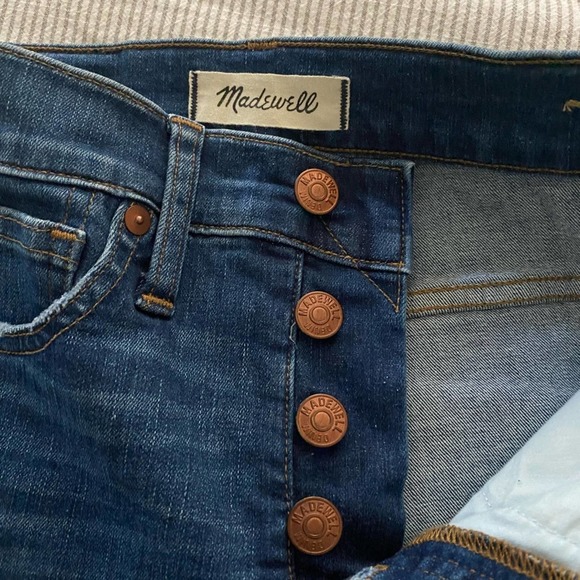 Madewell 10’ High Rise Skinny Jeans exposed button - Picture 3 of 11